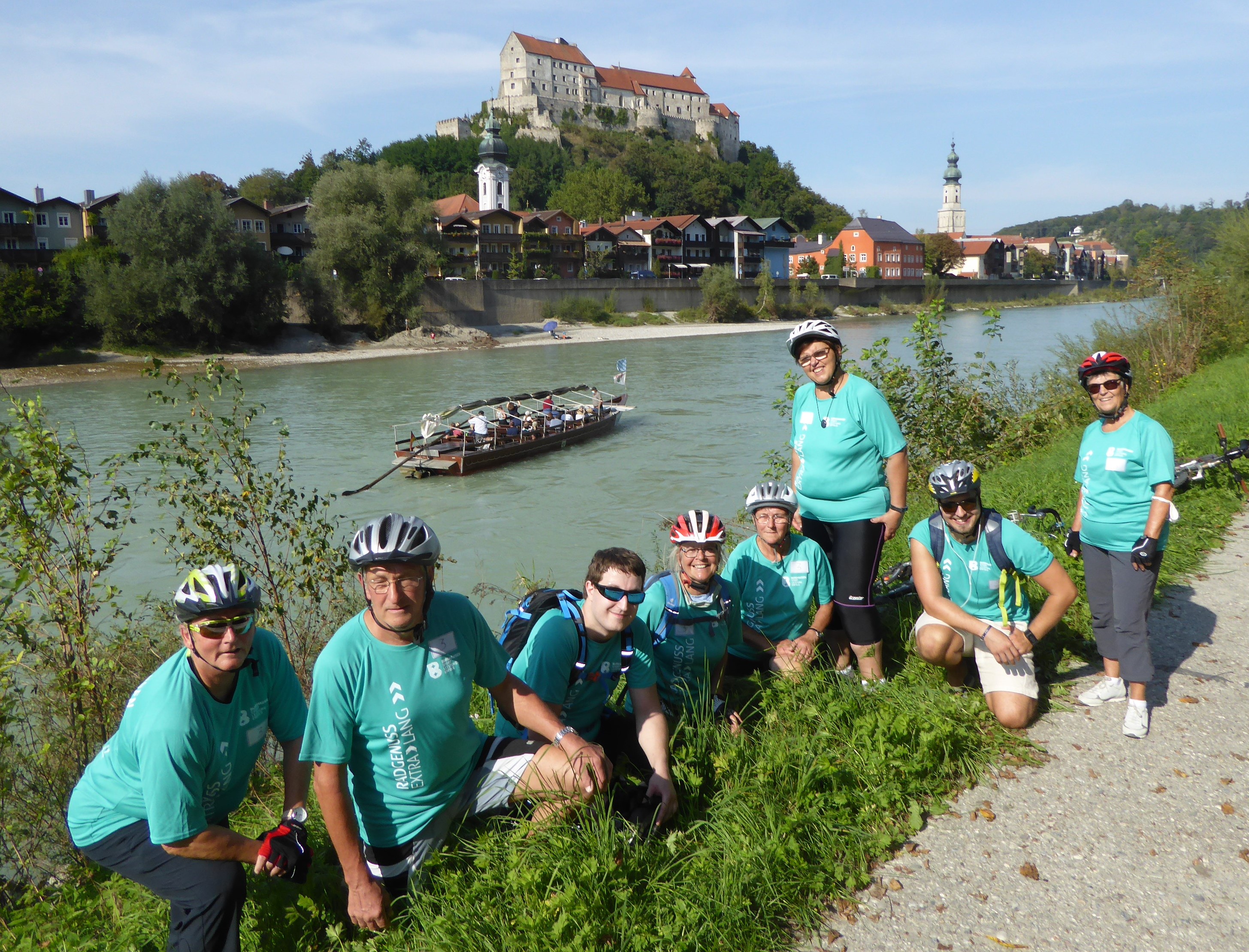 Eine Stadt fährt Rad - Gruppe an der Salzach