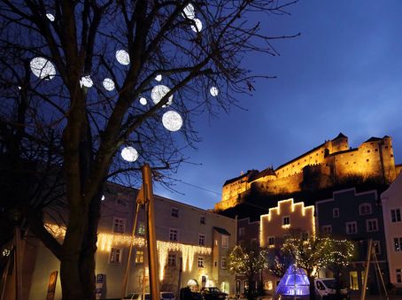 Die Burghauser Weihnachtsbeleuchtung