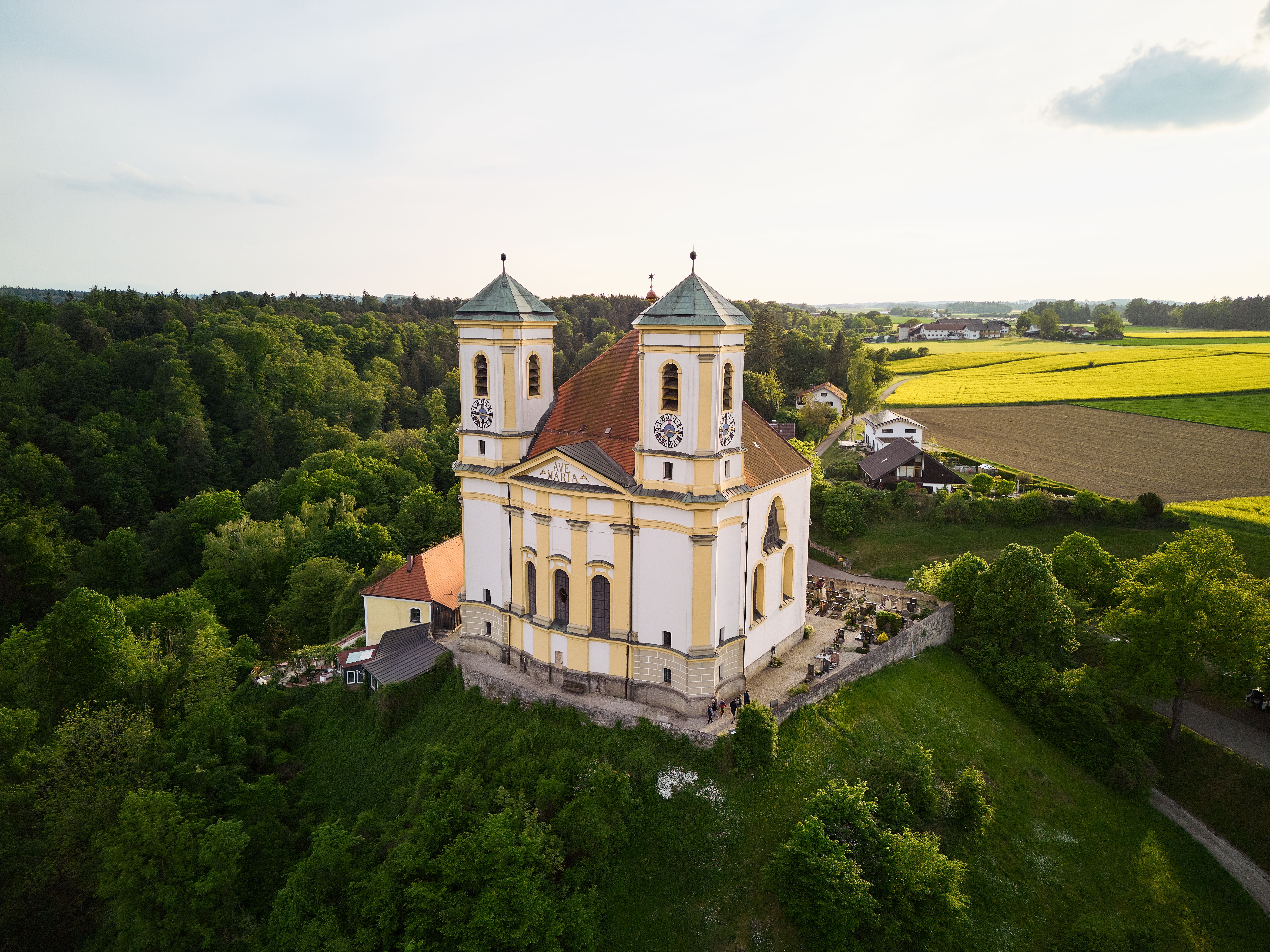 Wallfahrtskirche Marienberg Luftaufnahme