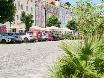 Beispiel von Kurzzeitparkplätzen am Stadtplatz Burghausen- 