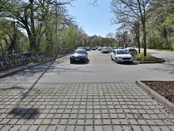 Parkplatz Hallenbad und Freibad