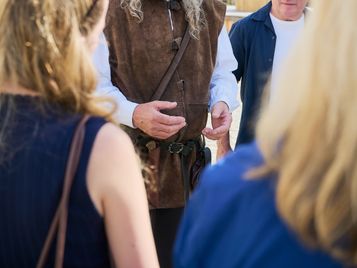 Gästeführer erzählt über 1000 Jahre Burghausen. 