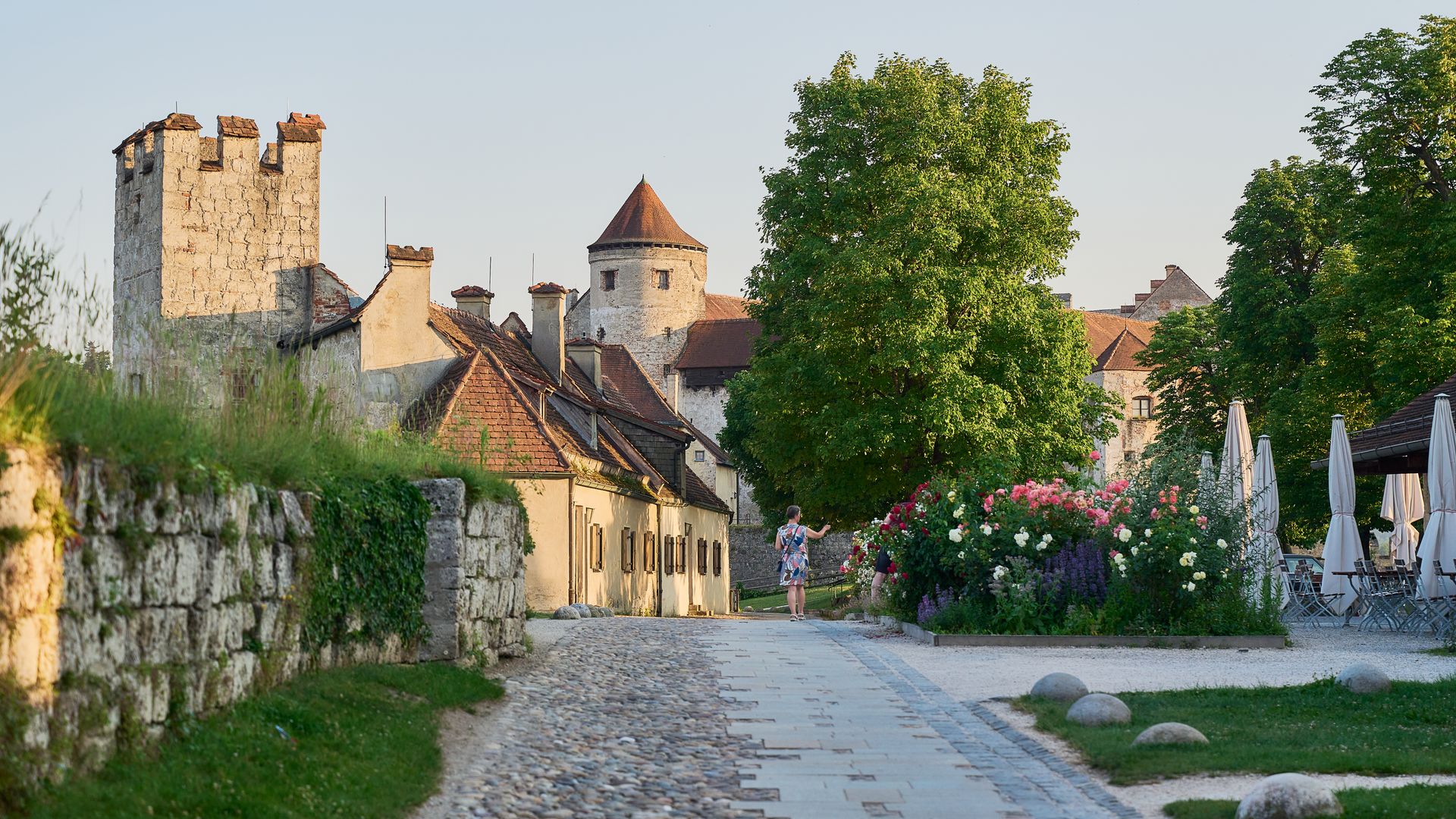Burghof auf der weltlängsten Burg
