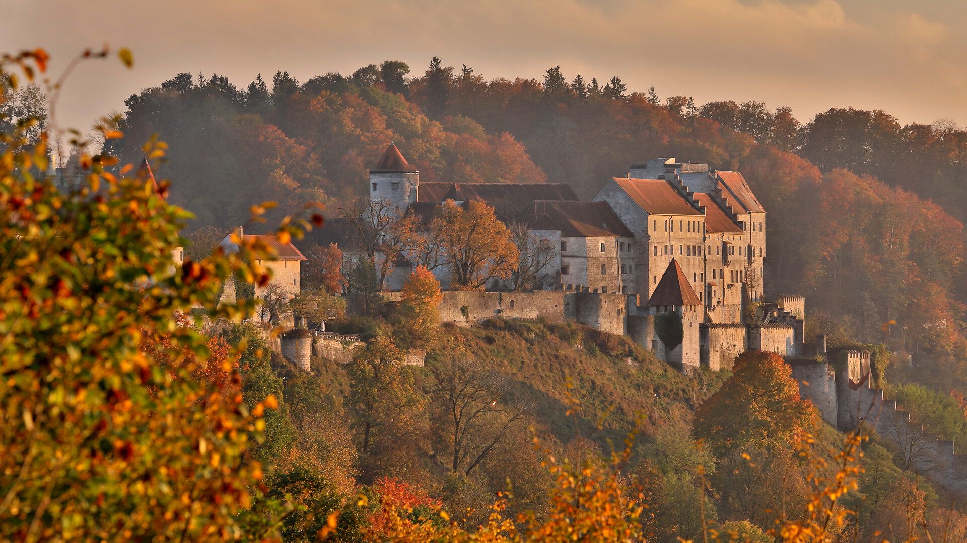 Hauptburg im Herbst Burg Burghausen