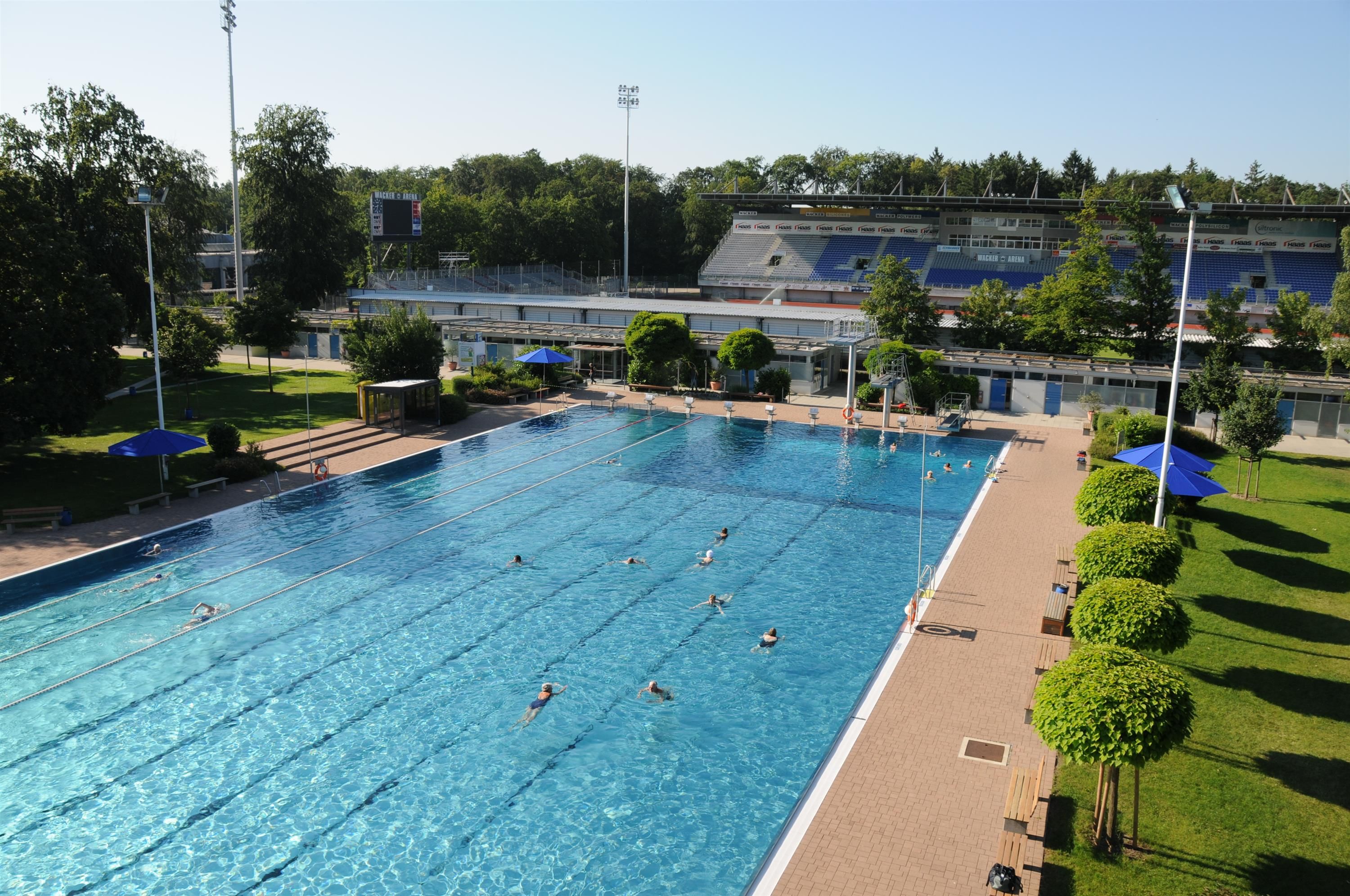 Schwimmerbecken im Freibad