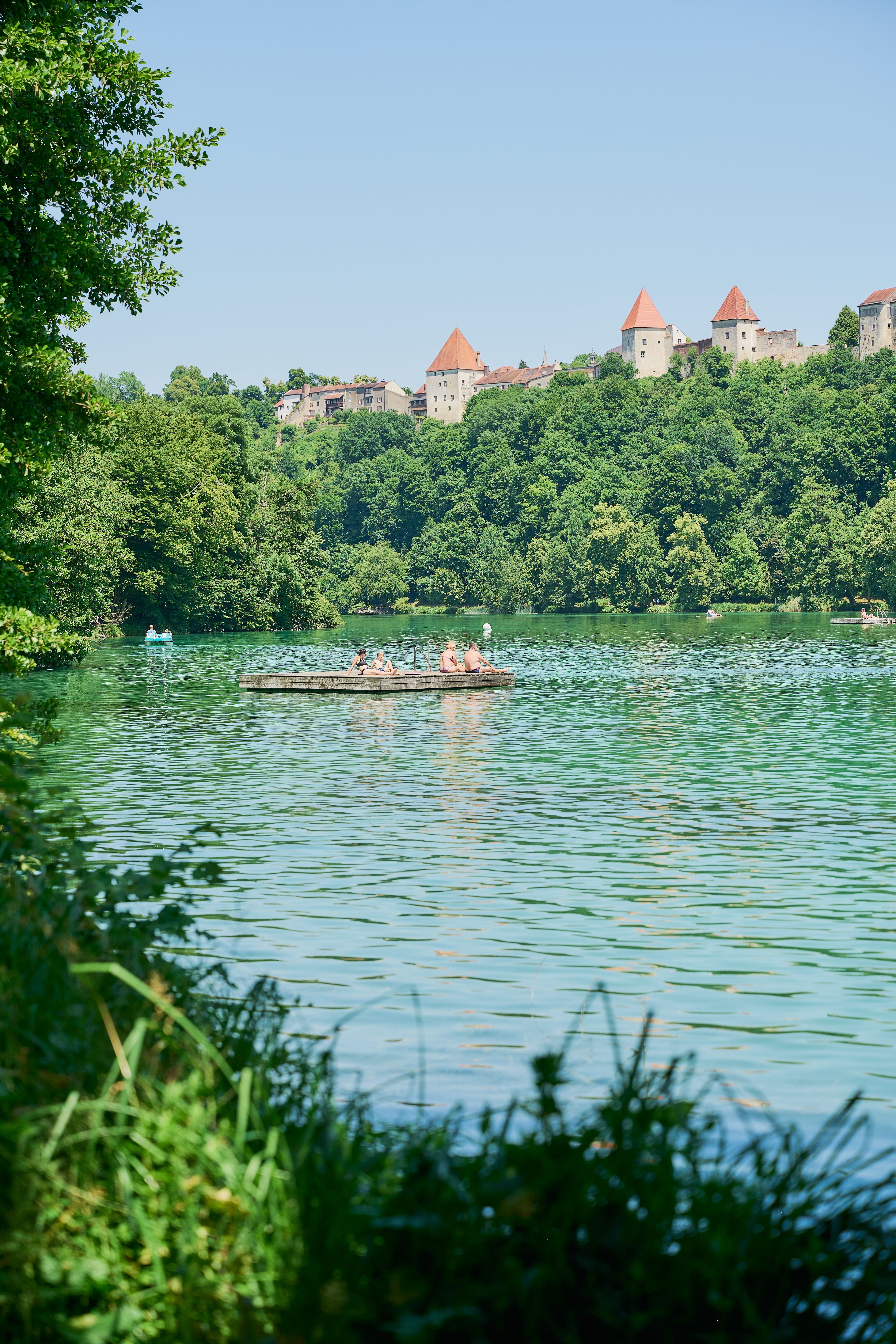 Burgblicke von jeder Seite des Wöhrsees genießen