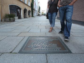Street of Fame in den Grüben Burghausen. 