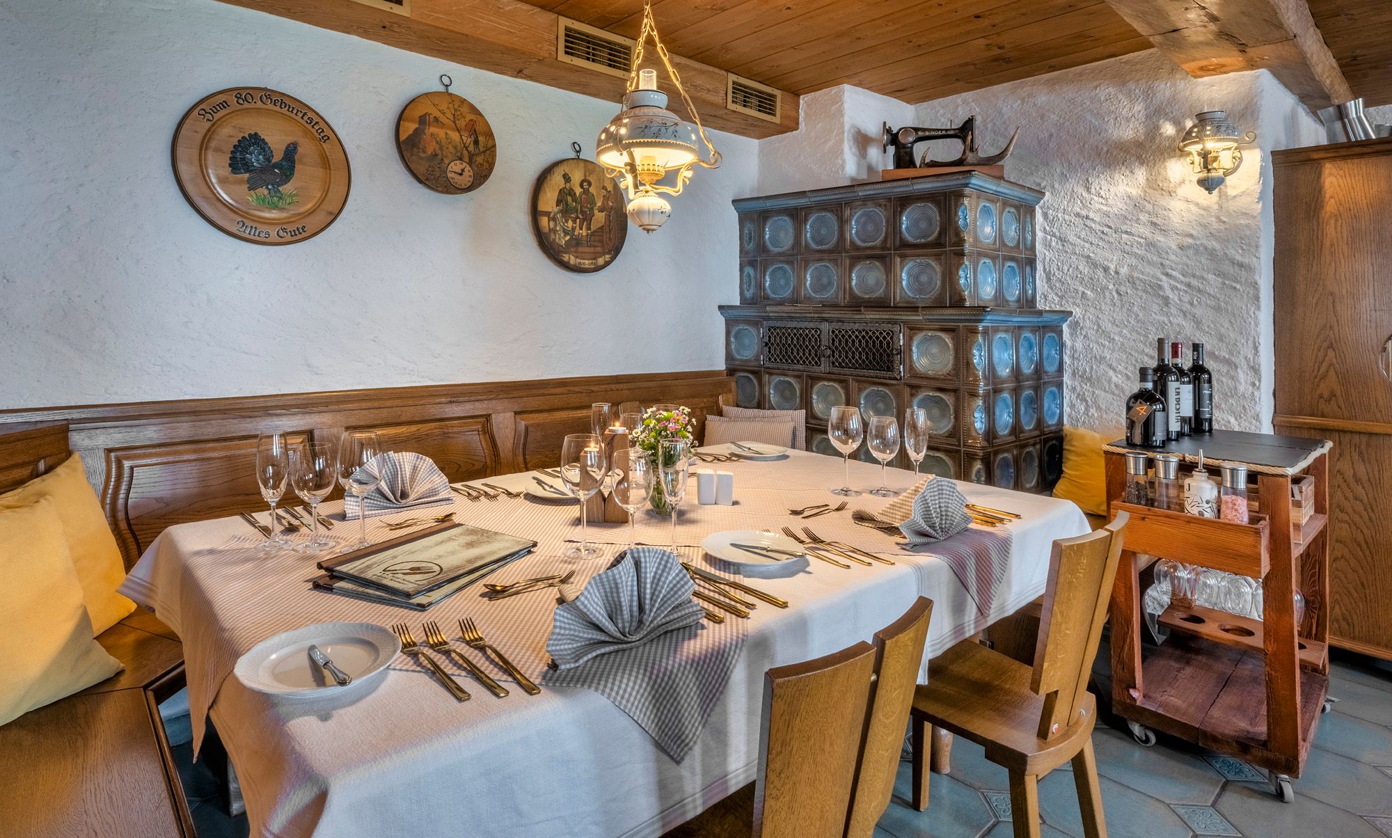 Gedeckter Tisch im Gasthaus Bonimeier. 