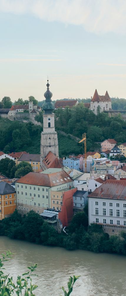 Wunderschöner Panoramablick auf die weltlängste Burg und die denkmalgeschützte Altstadt